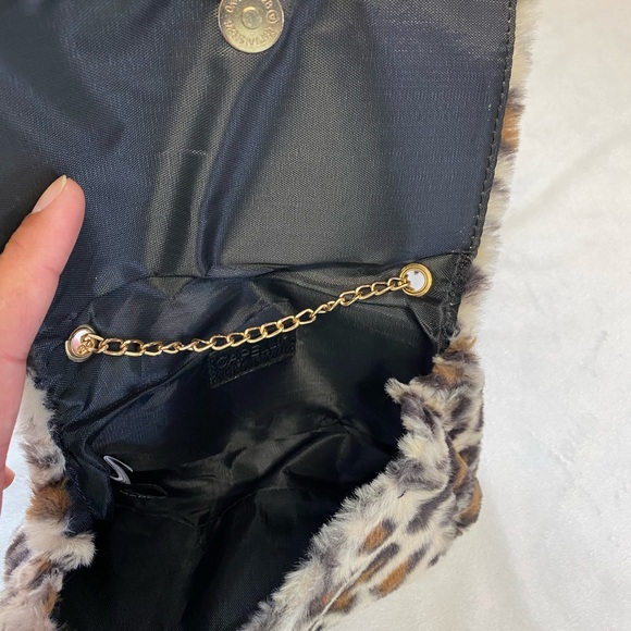 Capelli leopard print fur crossbody clutch bag with chain brown/tan - Picture 3 of 10
